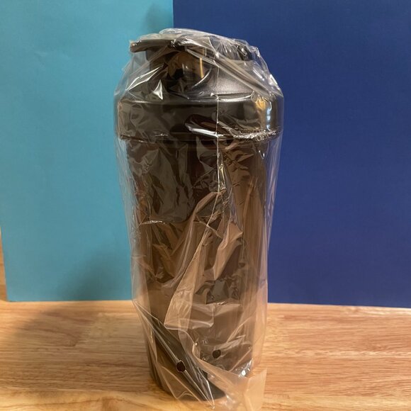 NWT - Rule 1 (R1) Proteins - Premium Leakproof Shaker Bottle - Black, 20 Oz - Picture 3 of 6
